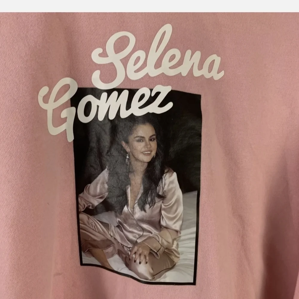 H&M DIVIDED Selena Gomez Sweatshirt - Picture 6 of 8